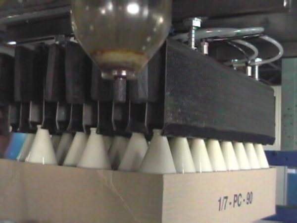 De palletizing gripper tubes for gripping bottle GGW