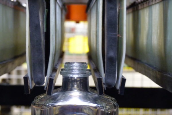 gripper tubes handling bottles